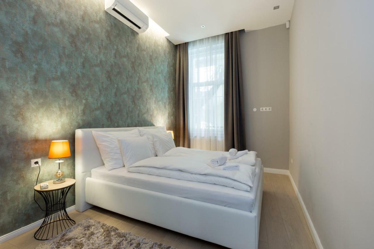 Grand Designer Dream Home In The Center W 3Br/3Bath Budapest Kültér fotó