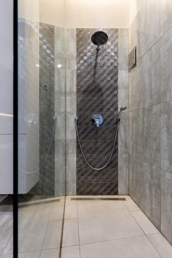 Grand Designer Dream Home In The Center W 3Br/3Bath Budapest Kültér fotó