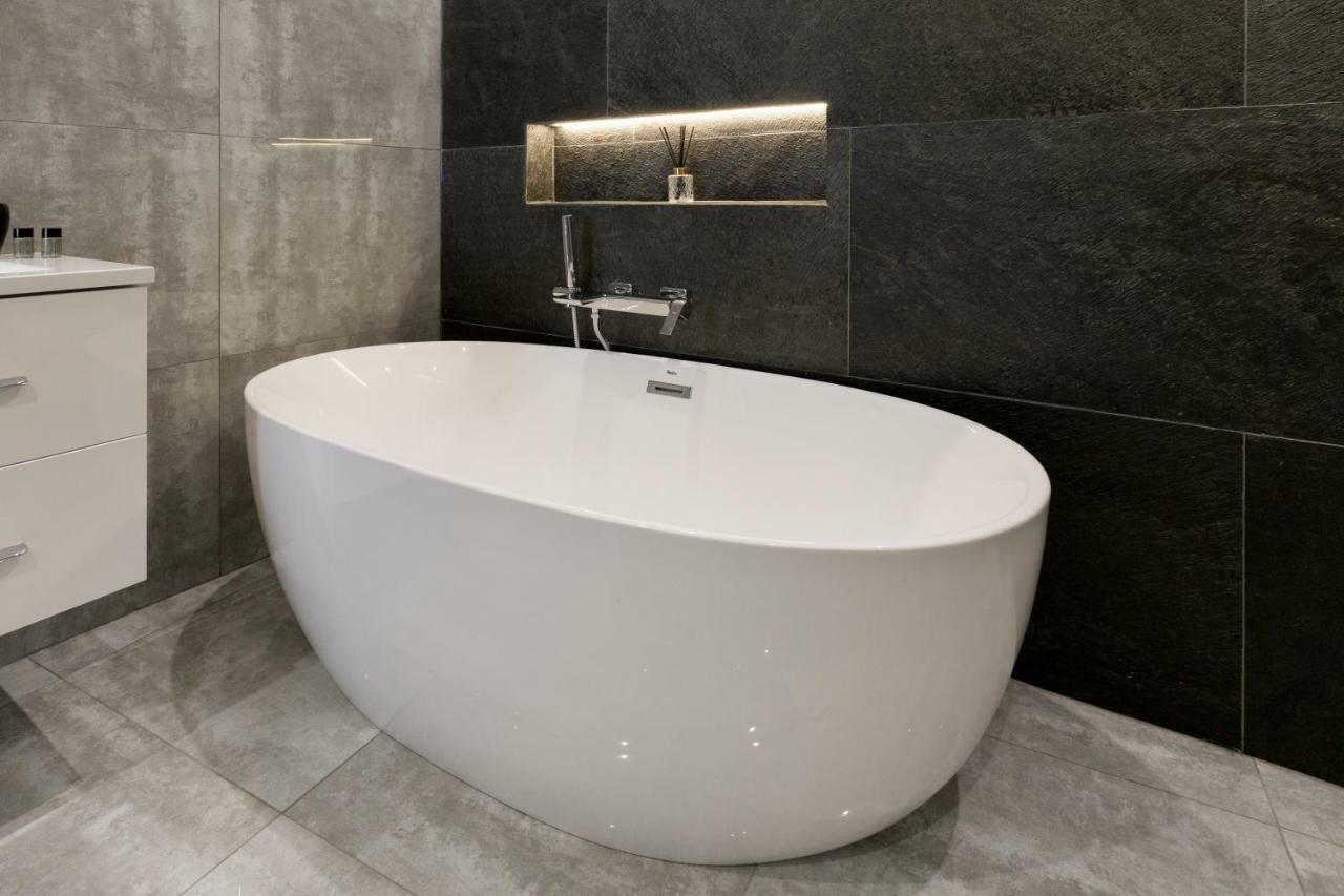 Grand Designer Dream Home In The Center W 3Br/3Bath Budapest Kültér fotó