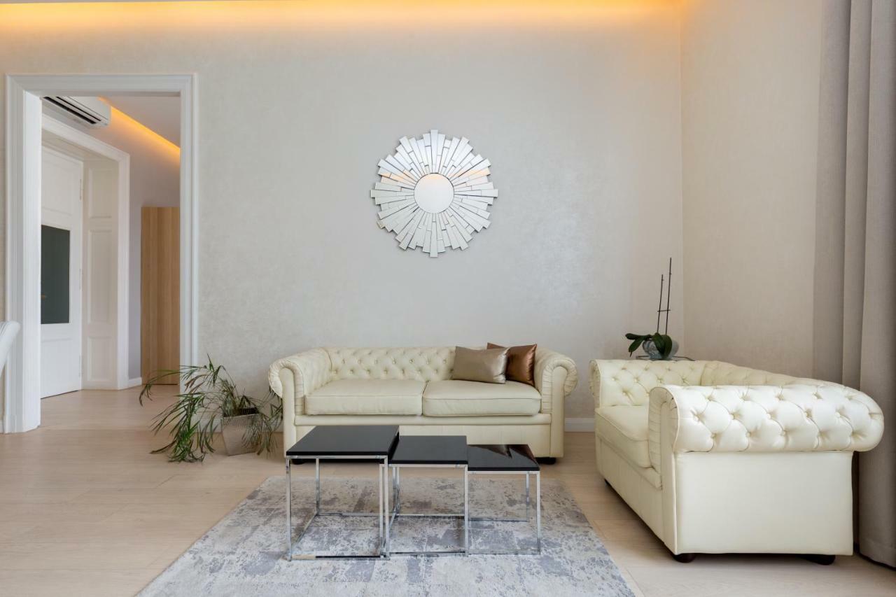 Grand Designer Dream Home In The Center W 3Br/3Bath Budapest Kültér fotó