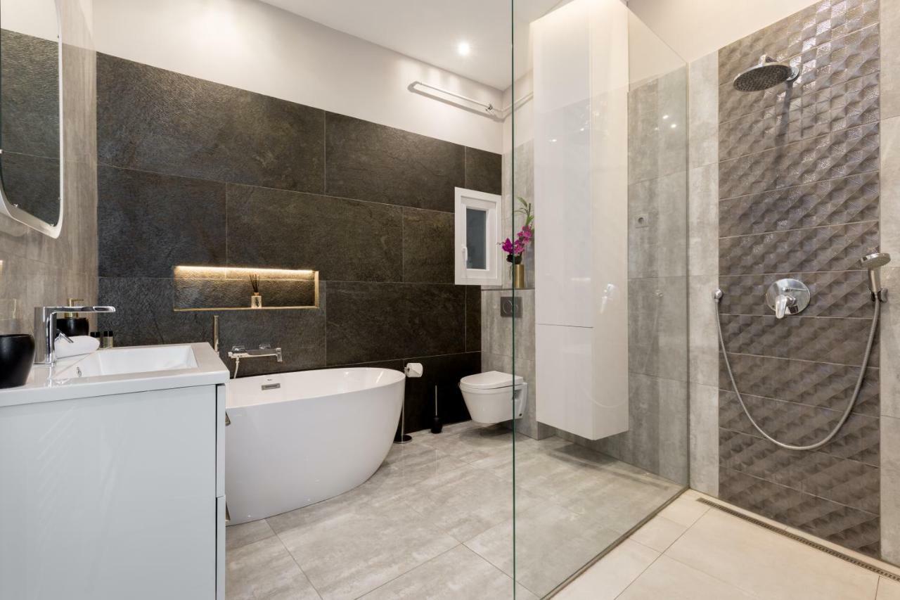Grand Designer Dream Home In The Center W 3Br/3Bath Budapest Kültér fotó