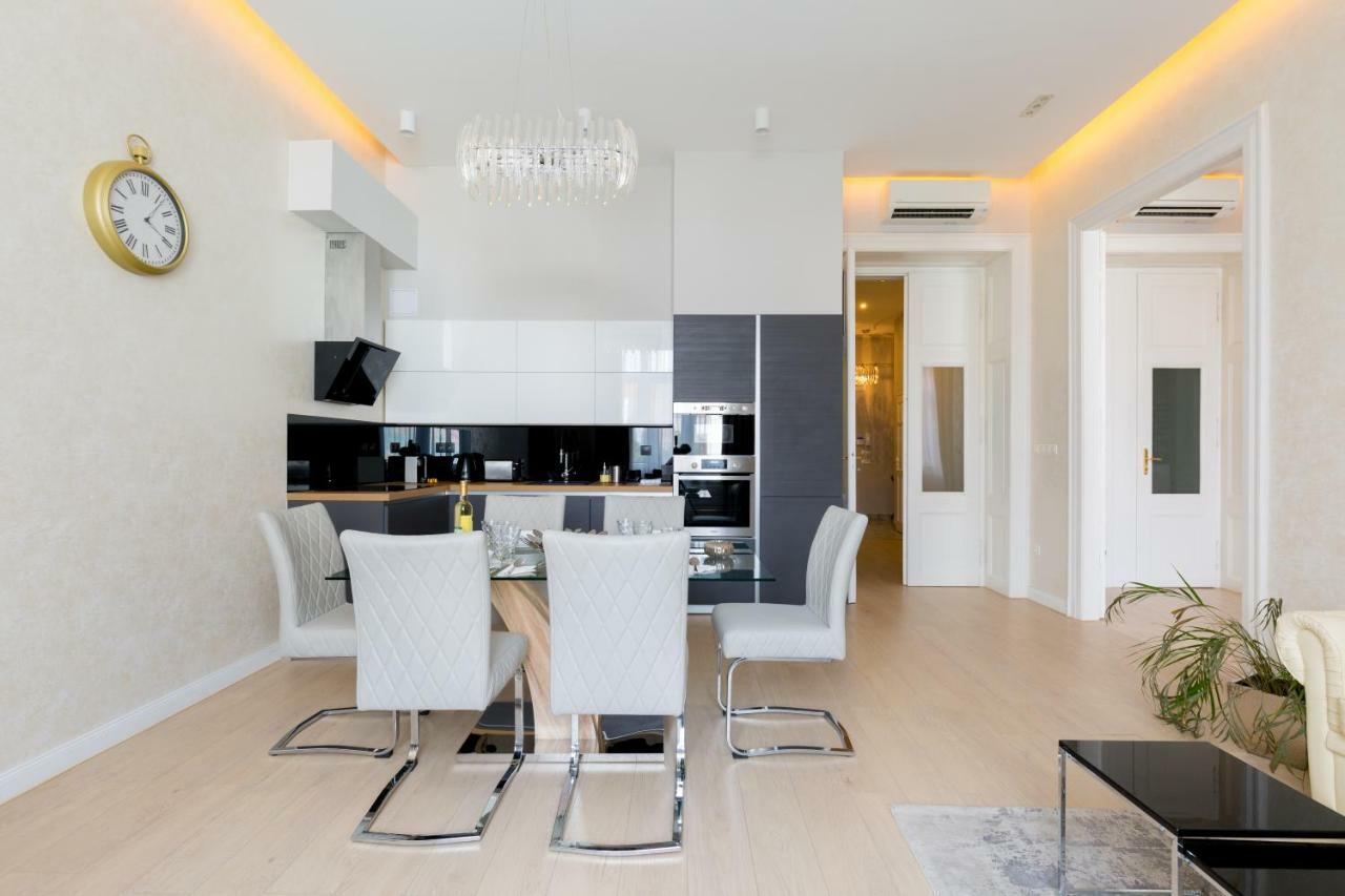 Grand Designer Dream Home In The Center W 3Br/3Bath Budapest Kültér fotó